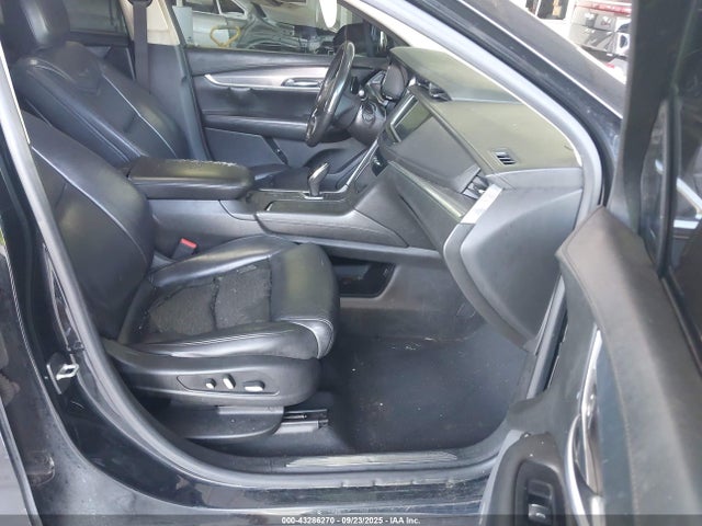 2017 CADILLAC XT5 1GYKNBRS0HZ215258 Photo 4