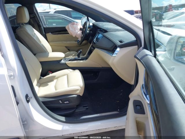 2017 CADILLAC XT5 1GYKNARS0HZ108253 Photo 4