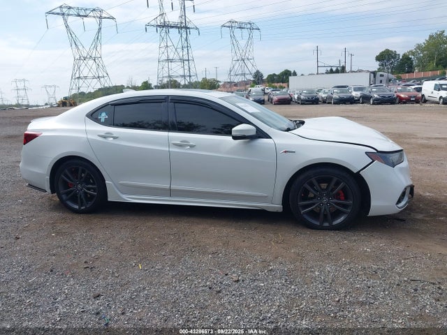 Acura j35y6 2018 19UUB3F61JA000837 Image 14