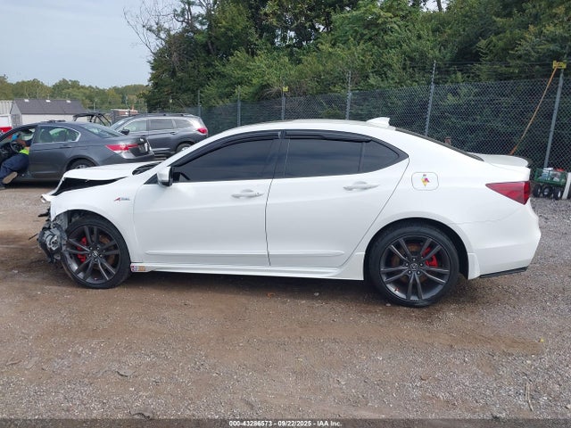 Acura j35y6 2018 19UUB3F61JA000837 Image 15
