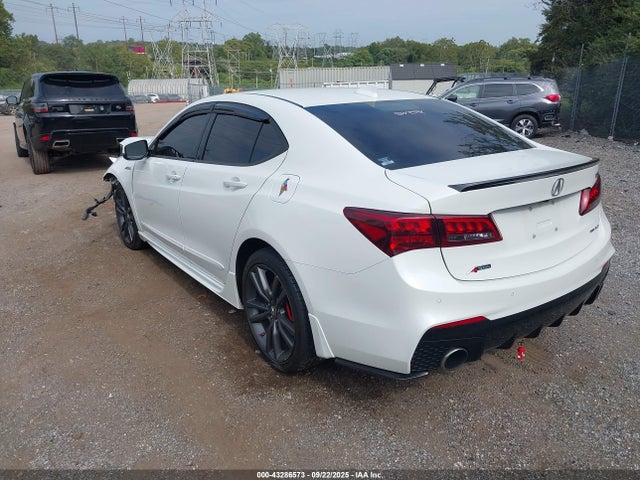 Acura j35y6 2018 19UUB3F61JA000837 Image 3