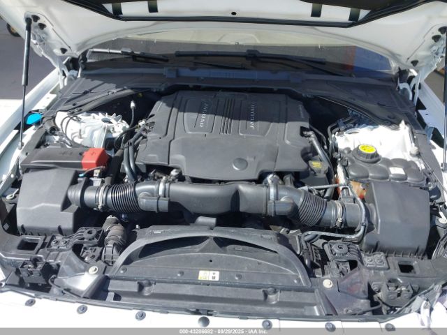 2017 JAGUAR XF SAJBD4BV4HCY33597 Photo 9