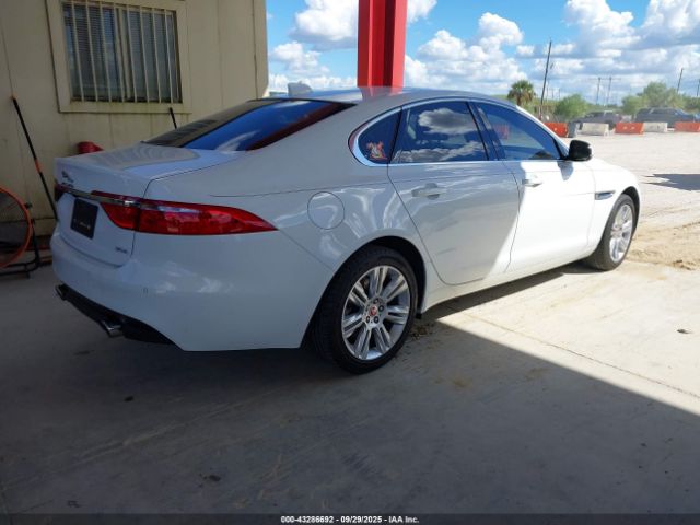 2017 JAGUAR XF SAJBD4BV4HCY33597 Photo 3