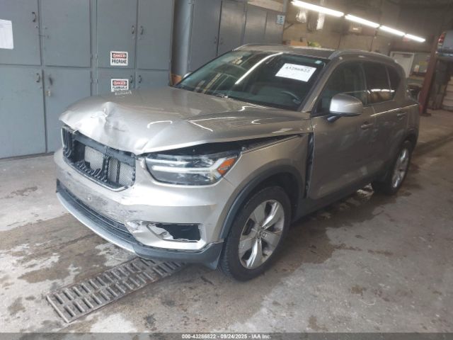 2022 VOLVO XC40 YV4162UK4N2654101 Photo 1