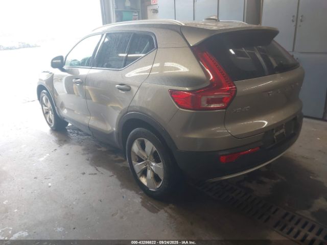 2022 VOLVO XC40 YV4162UK4N2654101 Photo 2