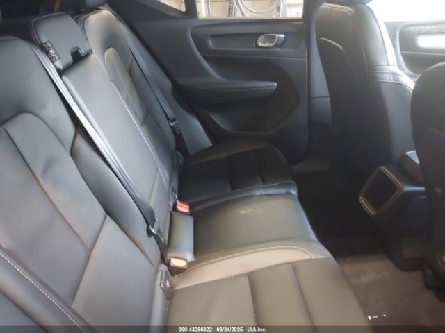 2022 VOLVO XC40 YV4162UK4N2654101 Photo 7