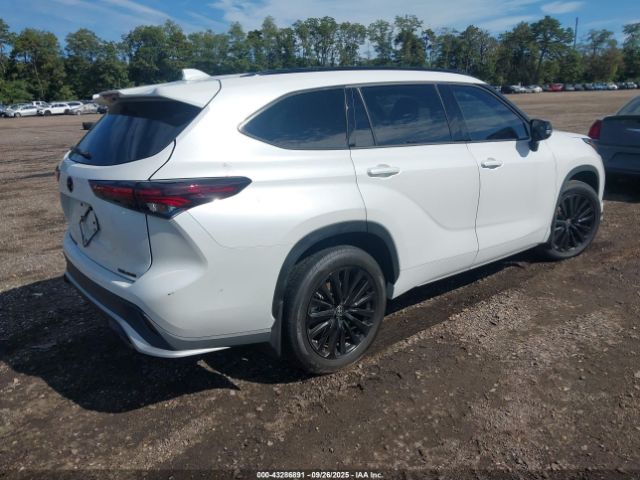 2024 TOYOTA HIGHLANDER 5TDKDRBH9RS543202 Photo 3