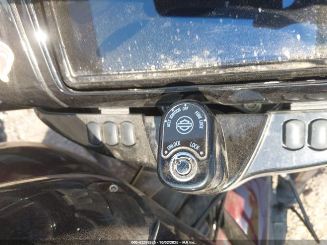 2018 HARLEY-DAVIDSON FLHXS 1HD1KRC10JB682230 Photo 10