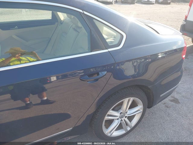 Volkswagen Passat 2014 1VWCN7A31EC091329 Image 6