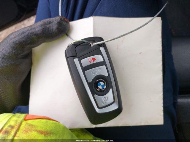 2018 BMW M2 WBS1J5C59J7B70061 Photo 10