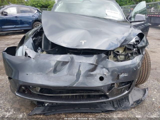 2024 TESLA MODEL Y 7SAYGDEE2RA325578 Photo 5