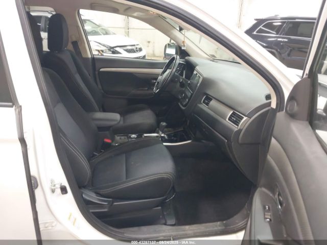 2018 MITSUBISHI OUTLANDER JA4AZ3A38JZ010688 Photo 4