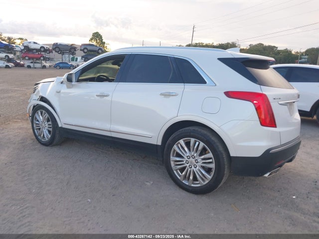 2018 CADILLAC XT5 1GYKNERS5JZ232287 Photo 2