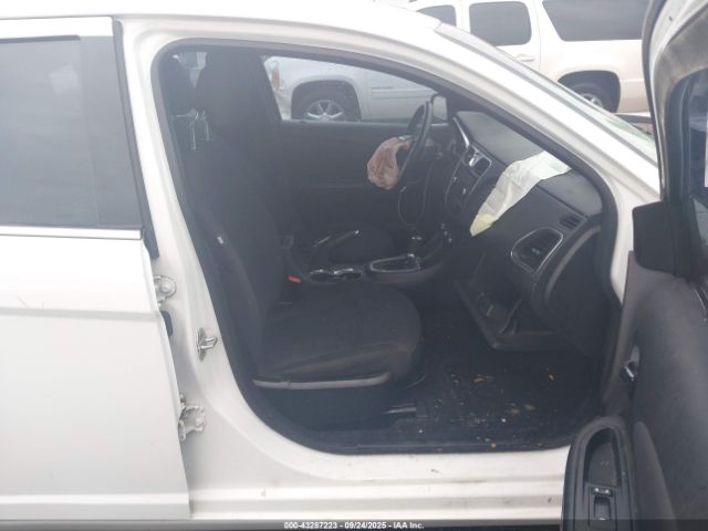 2013 CHRYSLER 200 1C3CCBBBXDN558305 Photo 4