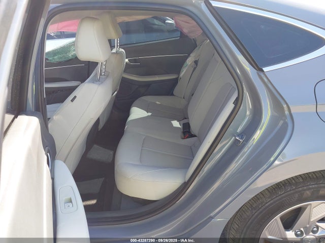 KMHL24JA8SA500633 Hyundai SONATA SE