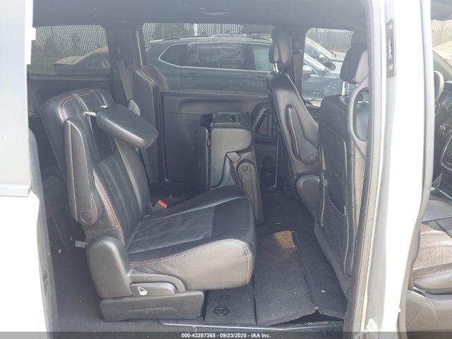 2C4RDGEG6KR595049 Dodge Grand Caravan