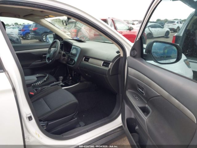 2017 MITSUBISHI OUTLANDER JA4AD3A38HZ019092 Photo 4