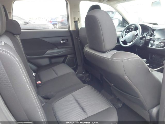 2017 MITSUBISHI OUTLANDER JA4AD3A38HZ019092 Photo 7