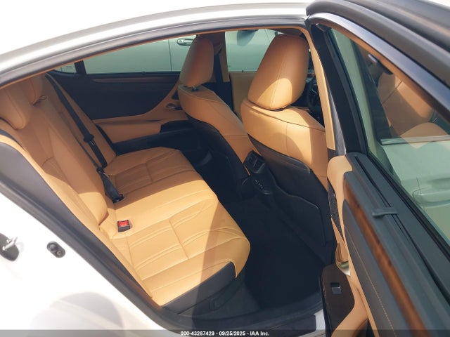 Lexus a25a-fxs 2025 58AFA1C18SU062280 Image 8