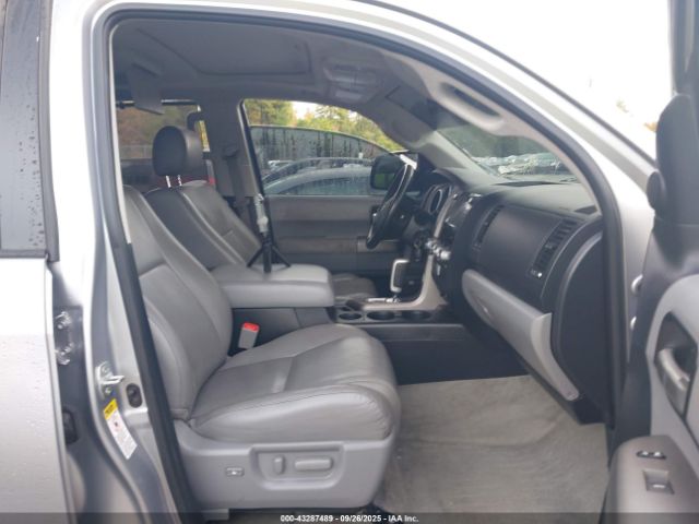 2011 TOYOTA SEQUOIA 5TDJY5G16BS051382 Photo 4