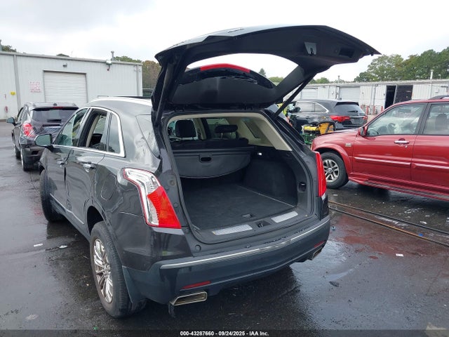 2017 CADILLAC XT5 1GYKNDRS2HZ190505 Photo 2