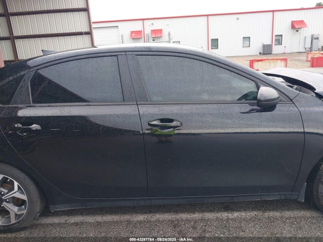 43287764 :رقم المزاد ، 3KPF24AD7ME376138 vin ، 2021 Kia Forte Lxs مزاد بيع