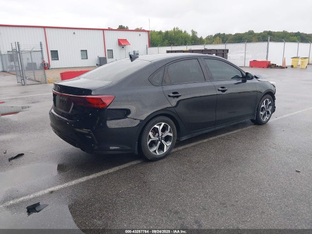 43287764 :رقم المزاد ، 3KPF24AD7ME376138 vin ، 2021 Kia Forte Lxs مزاد بيع