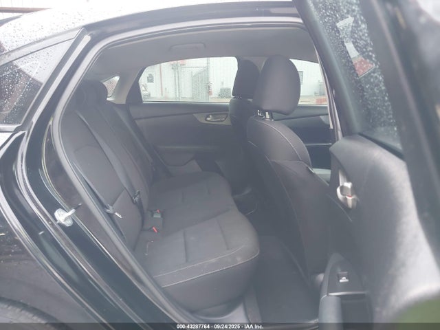 43287764 :رقم المزاد ، 3KPF24AD7ME376138 vin ، 2021 Kia Forte Lxs مزاد بيع