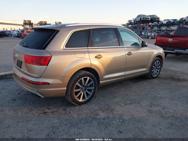 2019 AUDI Q7 WA1LAAF73KD002562 Photo 3