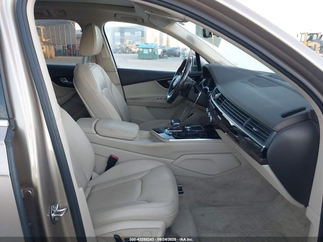 2019 AUDI Q7 WA1LAAF73KD002562 Photo 4