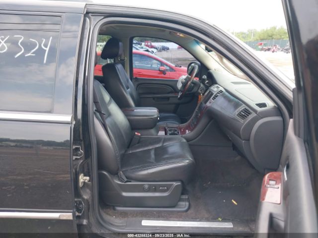 2011 CADILLAC ESCALADE 1GYS4BEF5BR121752 Photo 4