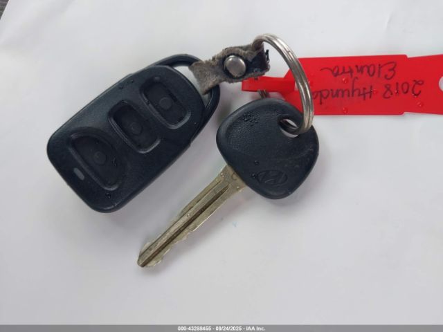 2018 HYUNDAI ELANTRA 5NPD74LF6JH351746 Photo 10