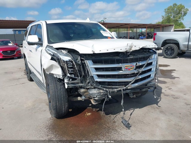 2016 Cadillac Escalade Luxury Collection მანქანა იყიდება აუქციონზე, vin: 1GYS4BKJ6GR175853, აუქციონის ნომერი: 43288617