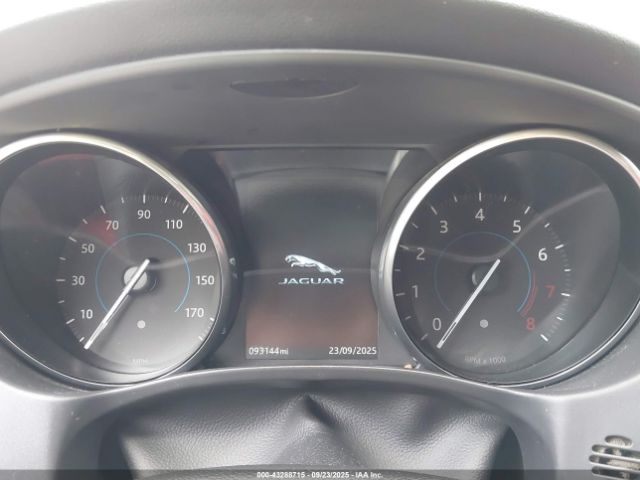 2017 JAGUAR XE SAJAL4BV4HA973904 Photo 6