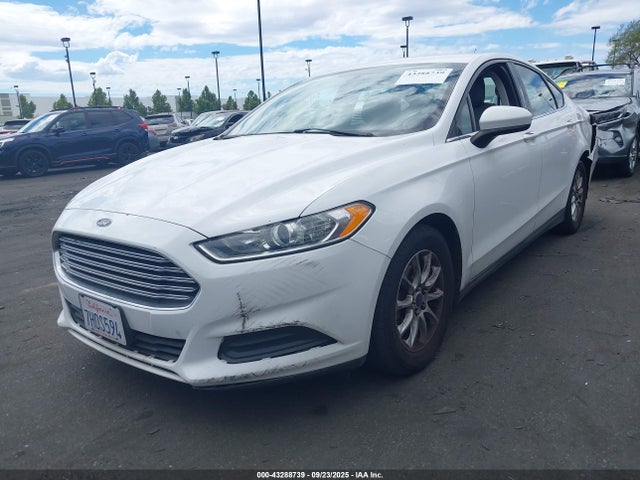 Ford 2015 2015 3FA6P0G71FR132174 Image 2