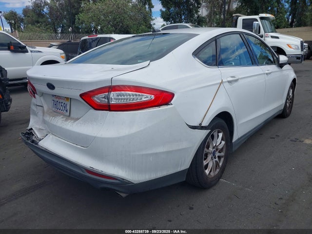 Ford 2015 2015 3FA6P0G71FR132174 Image 4