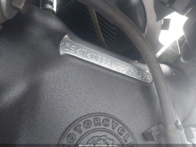 2020 INDIAN MOTORCYCLE CO. ROADMASTER 56KTKDBB6L3385039 Photo 9