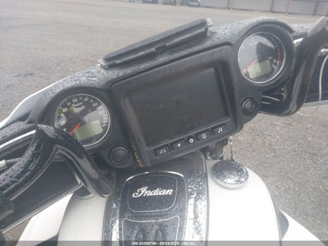 2020 INDIAN MOTORCYCLE CO. ROADMASTER 56KTKDBB6L3385039 Photo 6