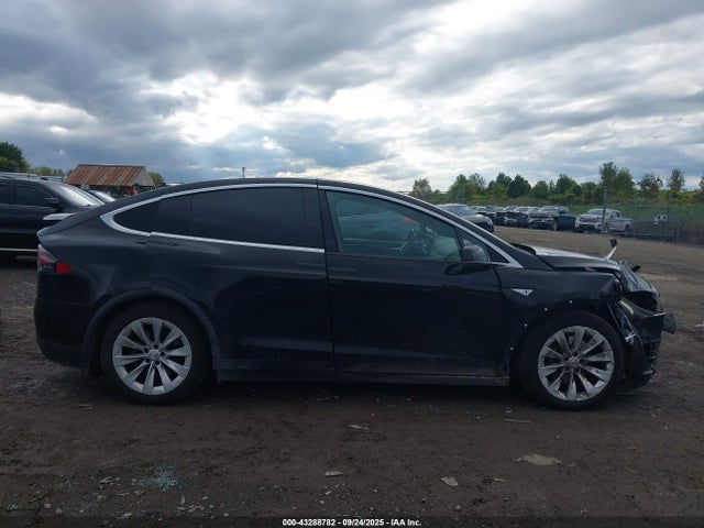 5YJXCBE2XGF008808 Tesla MODEL X