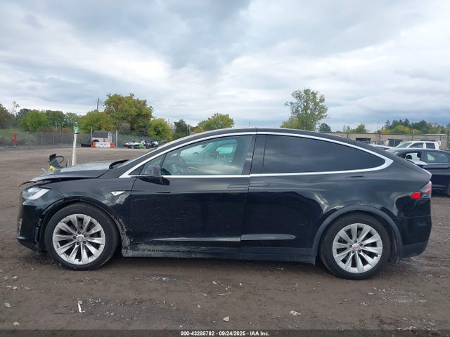 5YJXCBE2XGF008808 Tesla MODEL X
