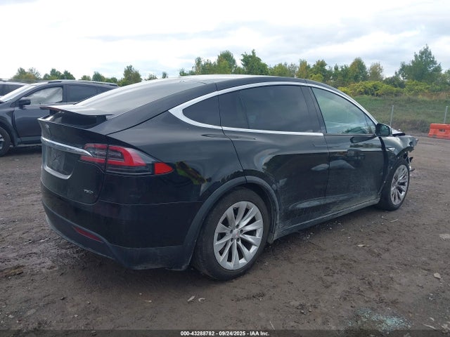 5YJXCBE2XGF008808 Tesla MODEL X