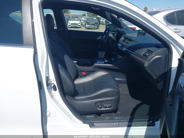 JTHKD5BHXF2246952 Lexus 2zr-fxe+3jm