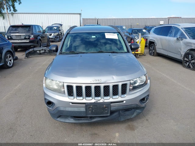 1C4NJCBA8GD560247 Jeep 2016