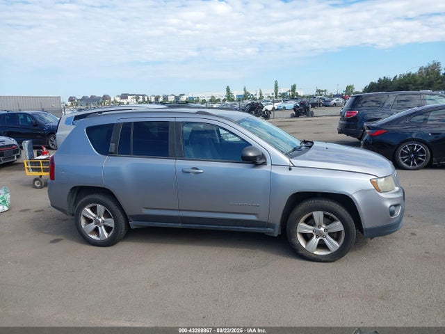 1C4NJCBA8GD560247 Jeep 2016