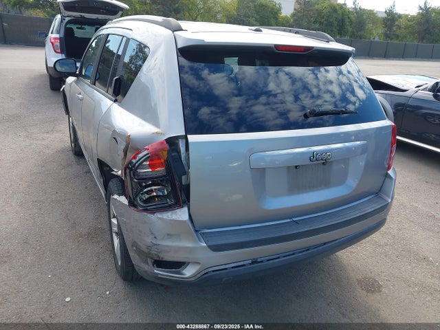 1C4NJCBA8GD560247 Jeep 2016