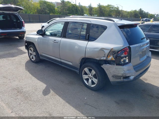 1C4NJCBA8GD560247 Jeep 2016