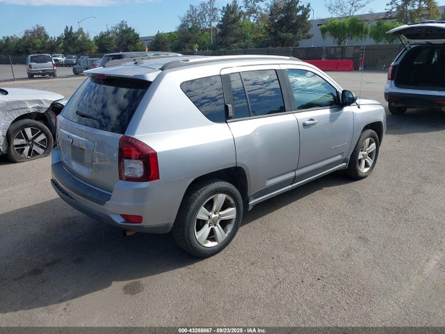 1C4NJCBA8GD560247 Jeep 2016