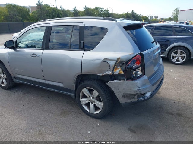 1C4NJCBA8GD560247 Jeep 2016