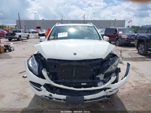 4JGDA5JB8HA949230 Mercedes-Benz m276
