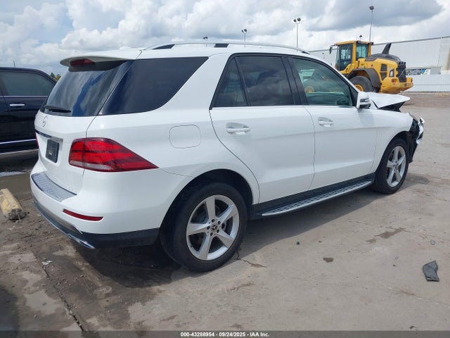 4JGDA5JB8HA949230 Mercedes-Benz m276